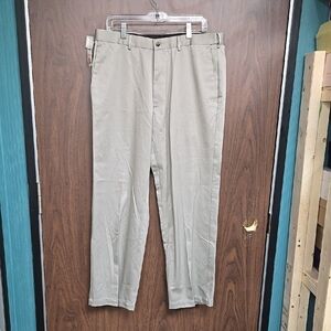 Haggar Size 36x30 Ash Flat Front Cotton Dress Khakis